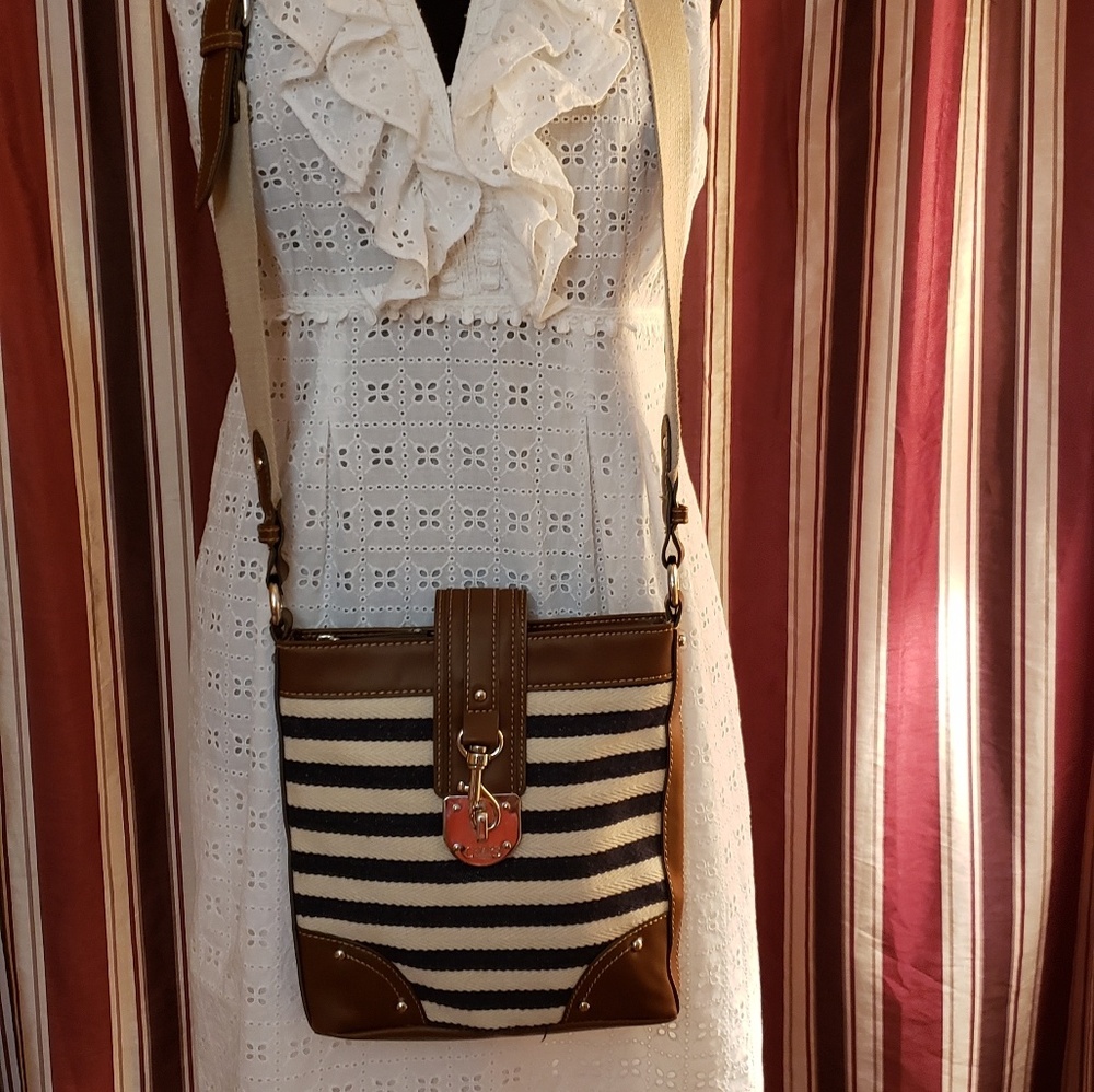 Chaps Handbag - Picture 3 of 7